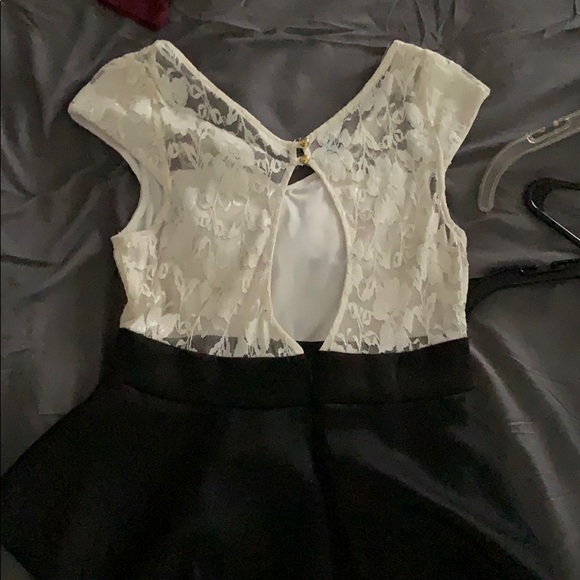 Formal dress - Picture 2 of 2